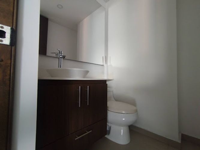 Apartamento de 2 alcobas en arriendo en Los Balsos, Medellín, 105 m² · foto 5 de 24