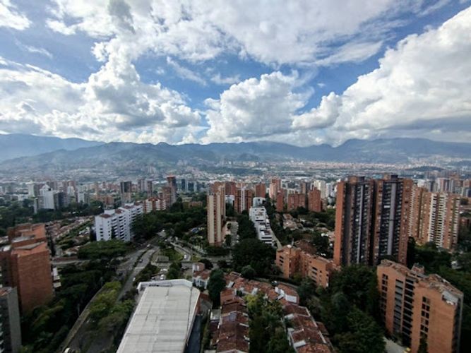 Apartamento de 2 alcobas en arriendo en Los Balsos, Medellín, 105 m² · foto 6 de 24