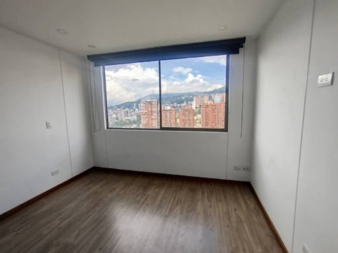Apartamento de 2 alcobas en arriendo en Los Balsos, Medellín, 105 m² · foto 7 de 24