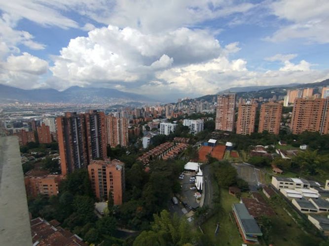 Apartamento de 2 alcobas en arriendo en Los Balsos, Medellín, 105 m² · foto 17 de 24