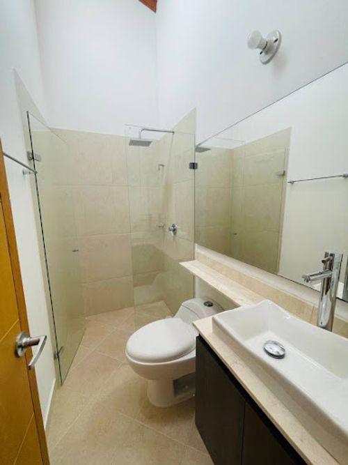 Casa de 3 alcobas en arriendo en Rionegro, 140 m² · foto 9 de 15