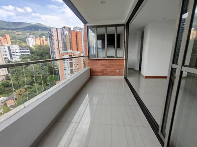 Apartamento de 2 alcobas en arriendo en Los Balsos, Medellín, 105 m² · foto 20 de 24