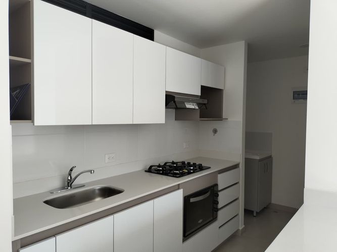 Apartamento de 3 alcobas en arriendo en El Poblado, Medellín, 80 m² · foto 4 de 19