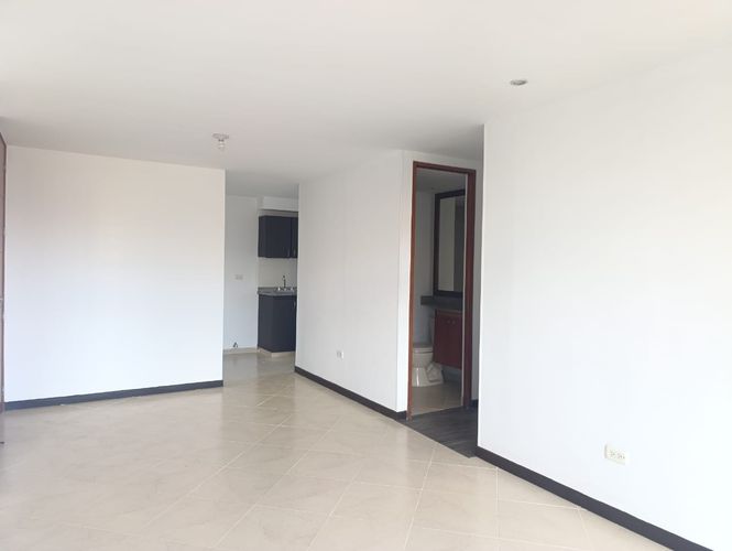 Apartamento de 3 alcobas en arriendo en El Diamante No. 2, Medellín, 76 m² · foto 6 de 16
