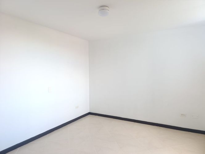 Apartamento de 3 alcobas en arriendo en El Diamante No. 2, Medellín, 76 m² · foto 10 de 16