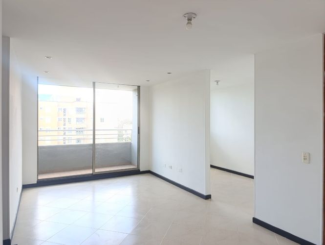 Apartamento de 3 alcobas en arriendo en El Diamante No. 2, Medellín, 76 m² · foto 2 de 16