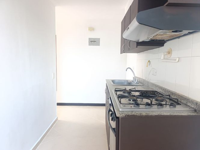 Apartamento de 3 alcobas en arriendo en El Diamante No. 2, Medellín, 76 m² · foto 5 de 16