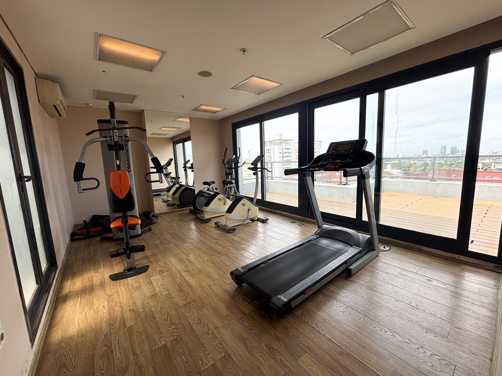 ideal Apartamento de 1 dormitorio con muebles en Tres Cruces · Foto 5