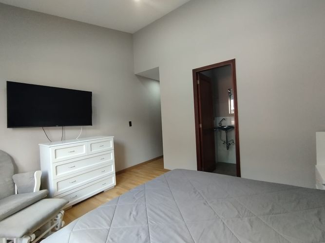 Casa de 3 alcobas en arriendo en El Poblado, Medellín, 400 m² · foto 7 de 20