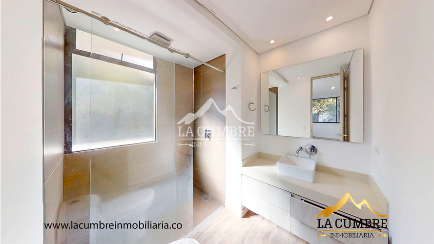 Apartamento de 3 alcobas en arriendo en Loma Benedictinos, Medellín, 165 m² · foto 15 de 16