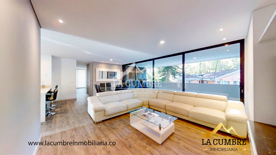 Apartamento de 3 alcobas en arriendo en Loma Benedictinos, Medellín, 237 m² · foto 2 de 16