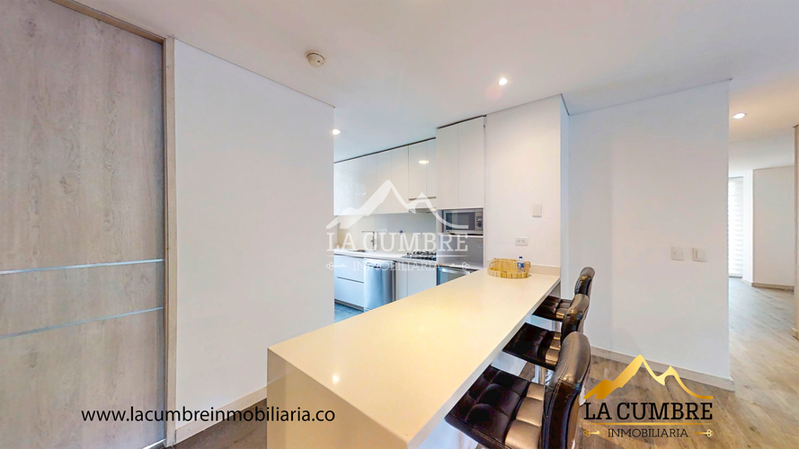 Apartamento de 3 alcobas en arriendo en Loma Benedictinos, Medellín, 237 m² · foto 6 de 16