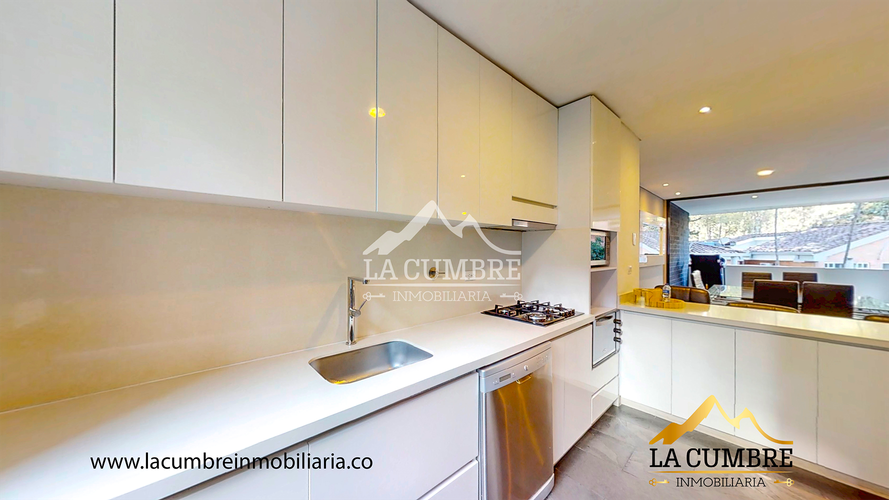 Apartamento de 3 alcobas en arriendo en Loma Benedictinos, Medellín, 237 m² · foto 7 de 16