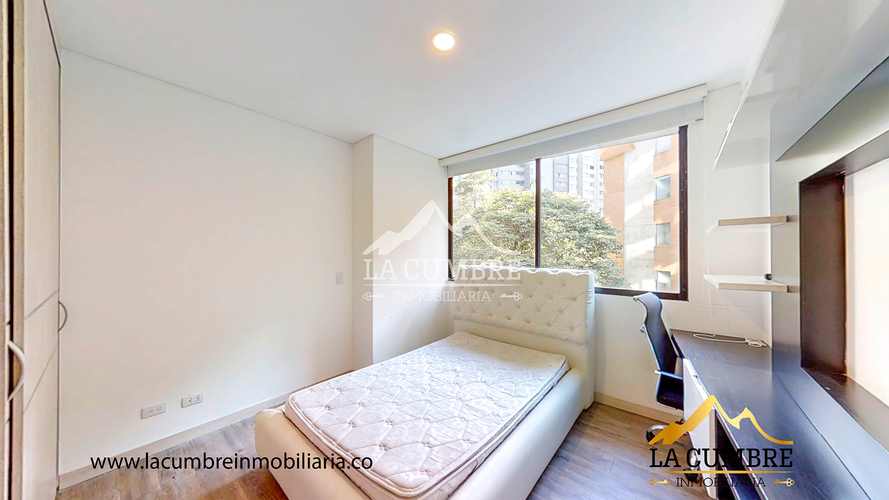 Apartamento de 3 alcobas en arriendo en Loma Benedictinos, Medellín, 237 m² · foto 9 de 16