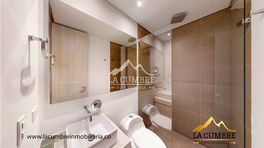 Apartamento de 3 alcobas en arriendo en Loma Benedictinos, Medellín, 237 m² · foto 10 de 16