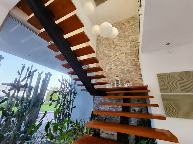 Casa de 4 alcobas en venta en Cr. Golf Club, Ibagué, 520 m² · foto 8 de 24