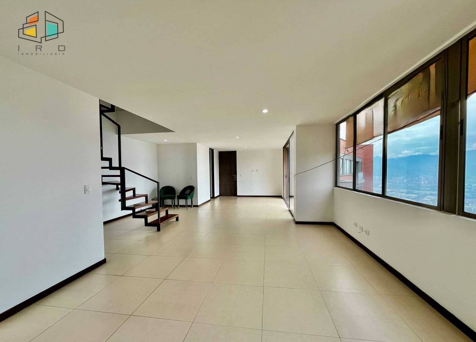 Apartamento en venta en Altos Del Poblado, Medellín · foto 2 de 24