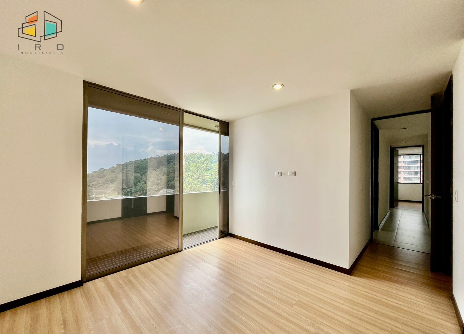 Apartamento en venta en Altos Del Poblado, Medellín · foto 8 de 24
