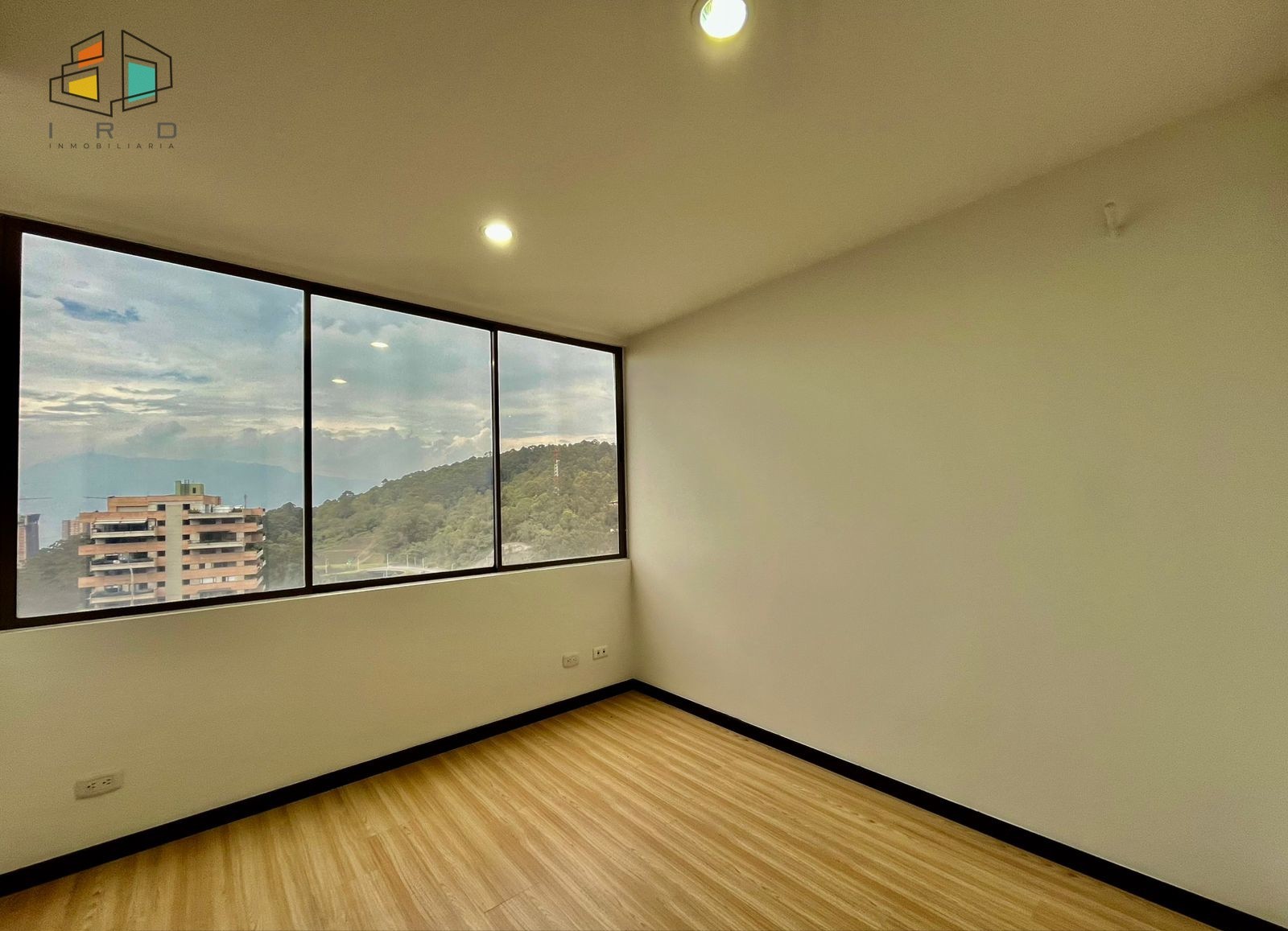 Apartamento en venta en Altos Del Poblado, Medellín · foto 13 de 24
