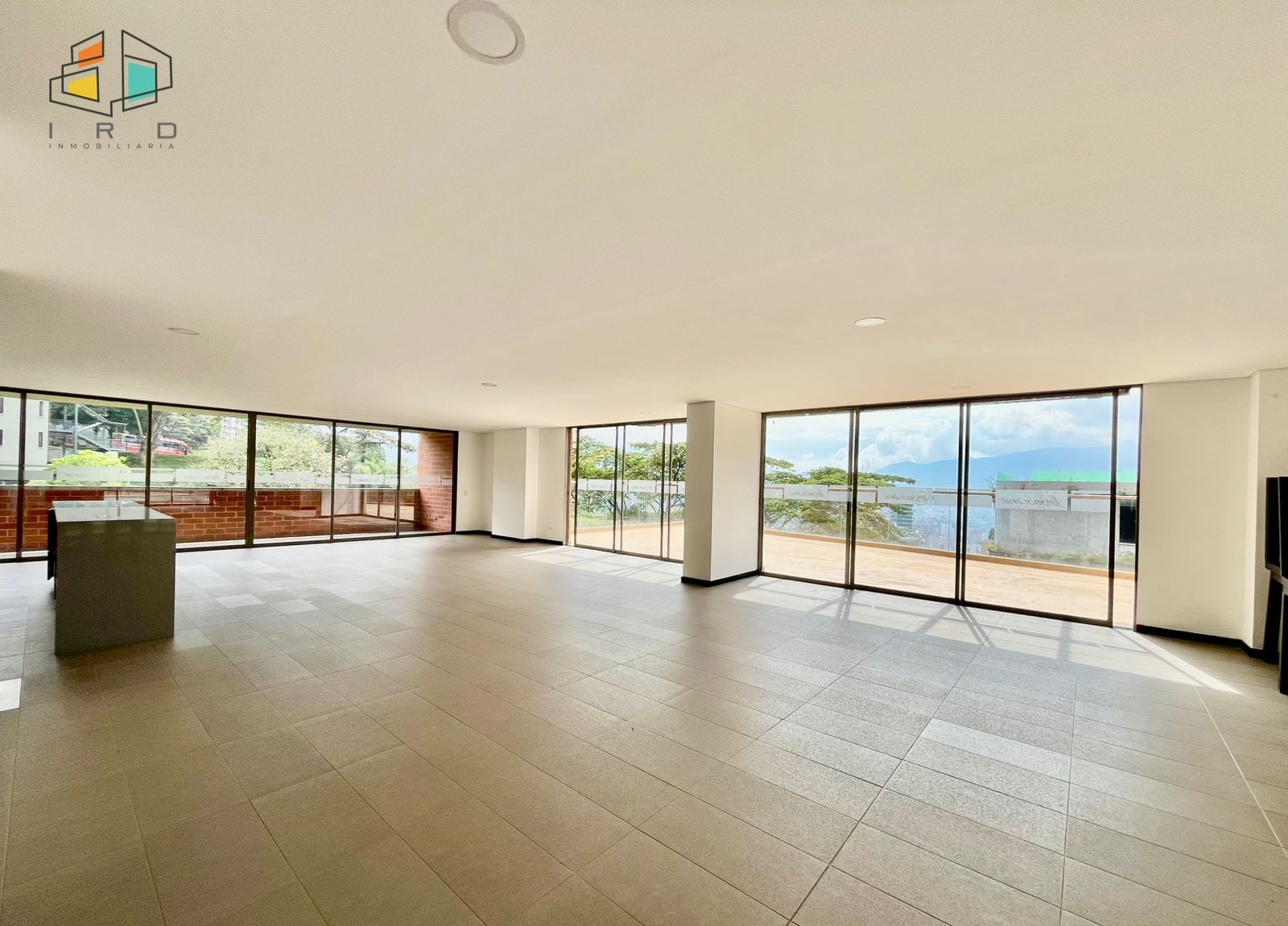 Apartamento en venta en Altos Del Poblado, Medellín · foto 18 de 24