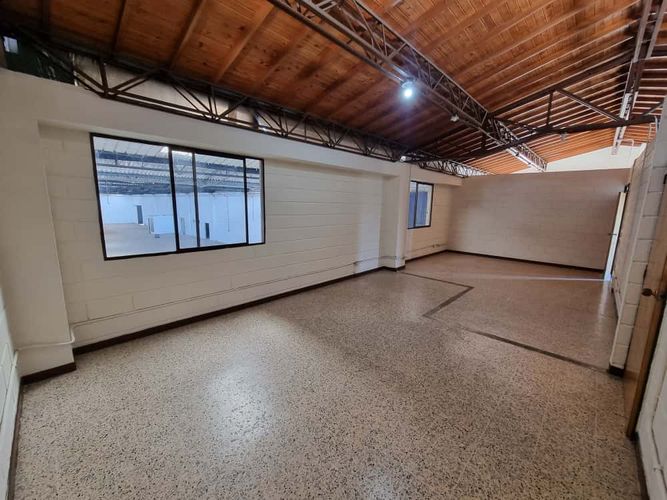 Bodega en arriendo en Guarne, 1780 m² · foto 3 de 12