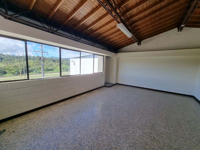 Bodega en arriendo en Guarne, 1780 m² · foto 8 de 12