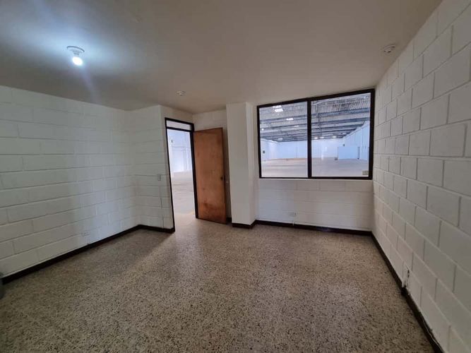 Bodega en arriendo en Guarne, 1780 m² · foto 11 de 12