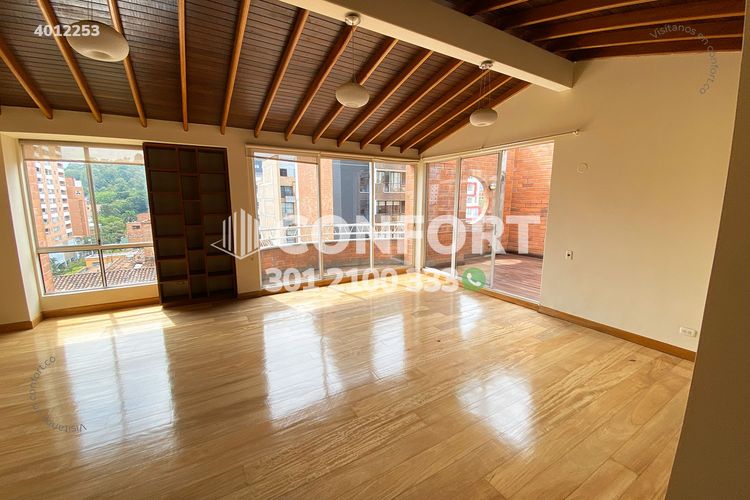 Apartamento de 2 alcobas en arriendo en Conquistadores, Medellín, 134 m² · foto 3 de 19