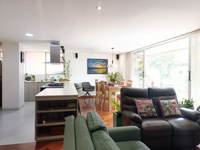 Apartamento de 2 alcobas en arriendo en El Poblado, Medellín, 115 m² · foto 3 de 20