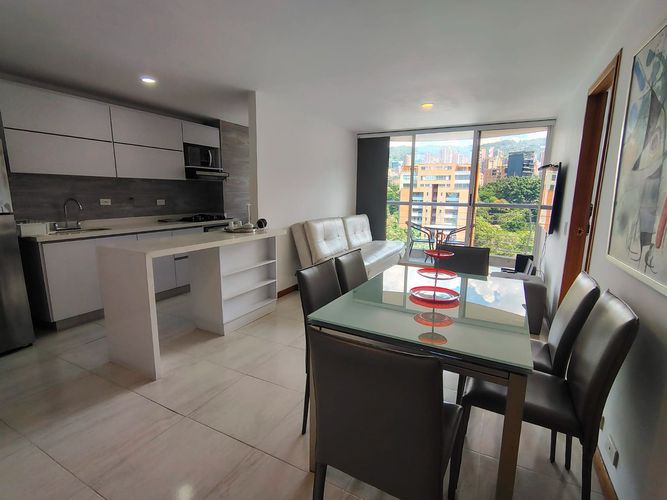 Apartamento de 1 alcoba en arriendo en El Poblado, Medellín, 53 m² · foto 2 de 13