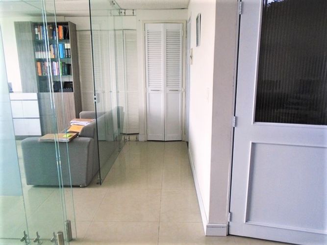 Oficina en arriendo en El Poblado, Medellín, 57 m² · foto 6 de 7
