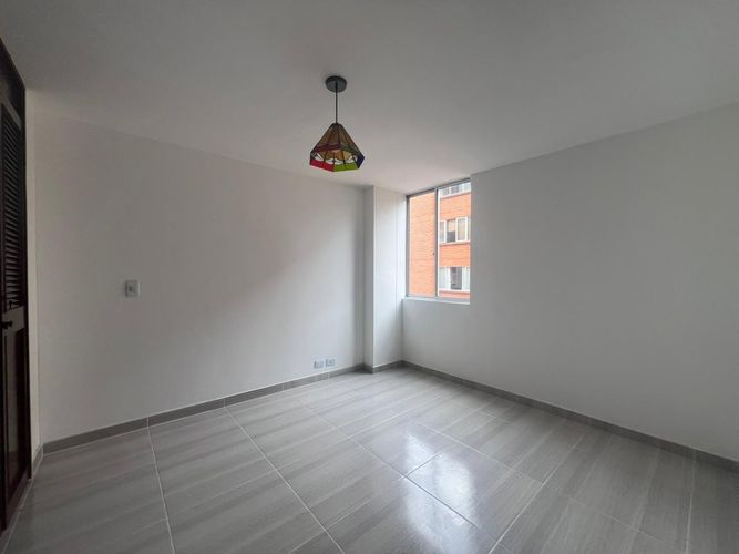 Apartamento de 3 alcobas en arriendo en Loma Benedictinos, Medellín, 95 m² · foto 12 de 13