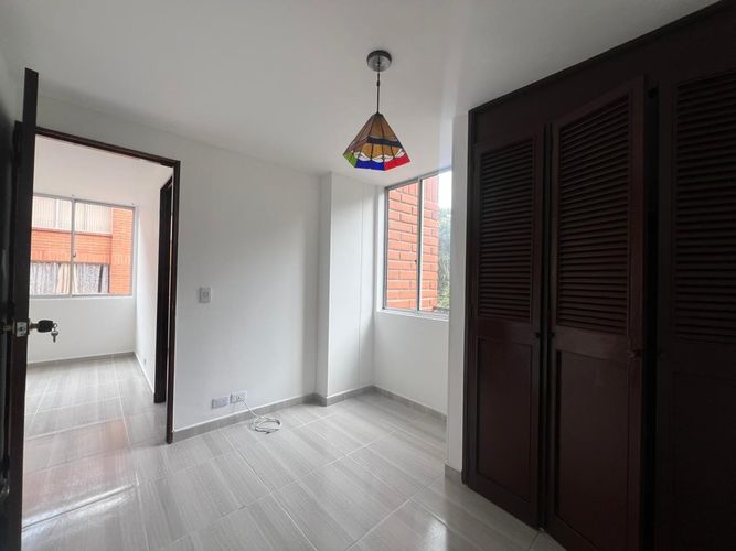 Apartamento de 3 alcobas en arriendo en Loma Benedictinos, Medellín, 95 m² · foto 10 de 13