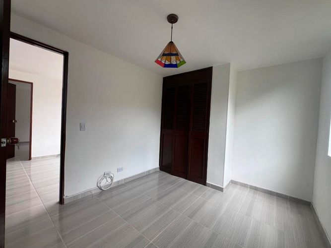 Apartamento de 3 alcobas en arriendo en Loma Benedictinos, Medellín, 95 m² · foto 11 de 13