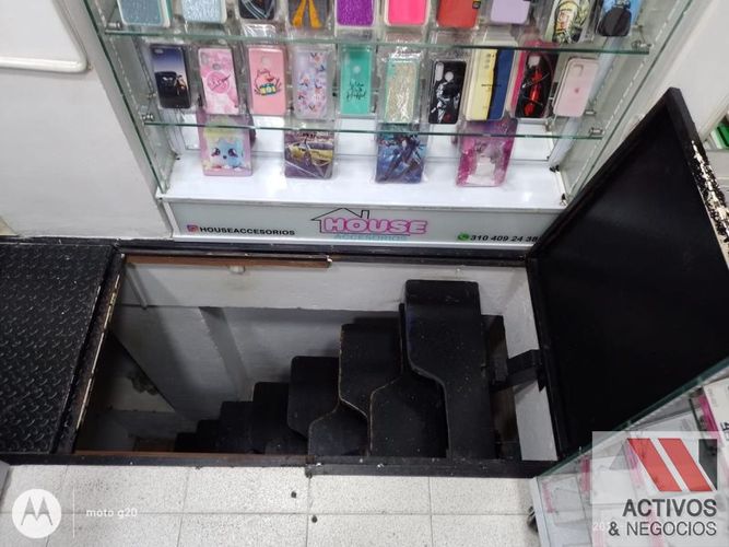 Local en arriendo en Villa Nueva, Medellín, 20 m² · foto 4 de 10