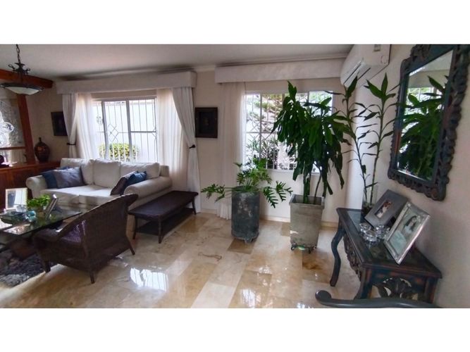 Casa de 3 alcobas en venta en El Limoncito, Barranquilla, 220 m² · foto 2 de 24