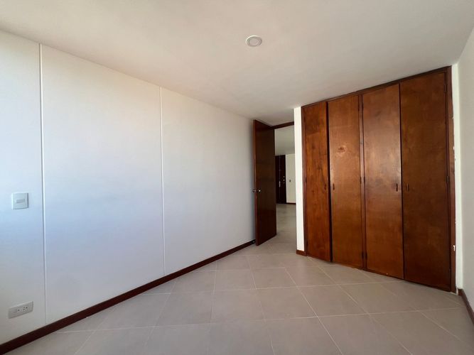 Apartamento de 3 alcobas en arriendo en Loma Benedictinos, Medellín, 75 m² · foto 2 de 17