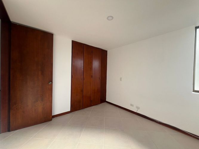 Apartamento de 3 alcobas en arriendo en Loma Benedictinos, Medellín, 75 m² · foto 8 de 17