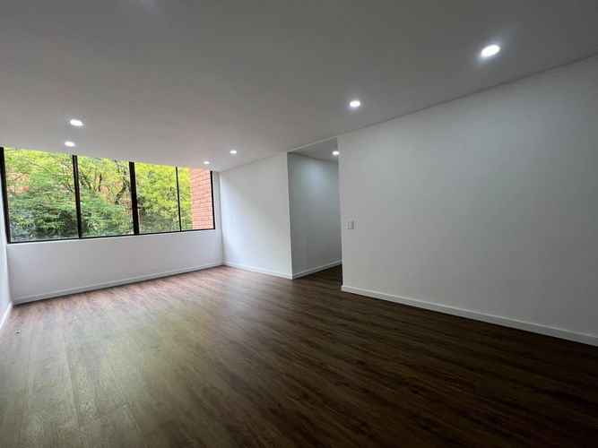 Apartamento de 2 alcobas en venta en El Poblado, Medellín, 84 m² · foto 2 de 15