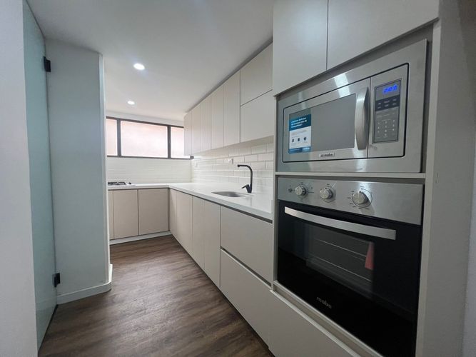 Apartamento de 2 alcobas en venta en El Poblado, Medellín, 84 m² · foto 6 de 15
