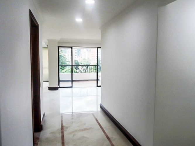 Apartamento de 4 alcobas en arriendo en El Poblado, Medellín, 180 m² · foto 9 de 18