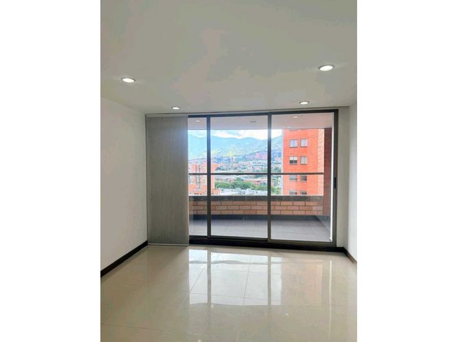 Apartamento de 3 alcobas en arriendo en Santa Maria De Los Angeles, Medellín, 108 m² · foto 2 de 16