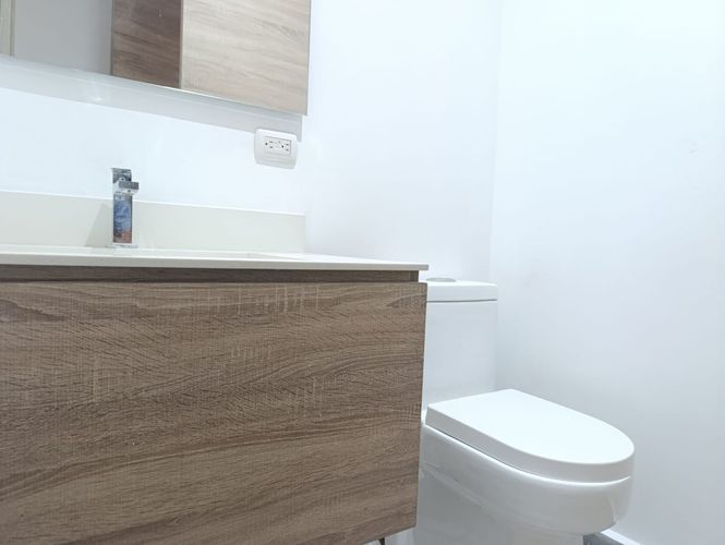 Apartamento de 1 alcoba en arriendo en San Lucas, Medellín, 61 m² · foto 5 de 8