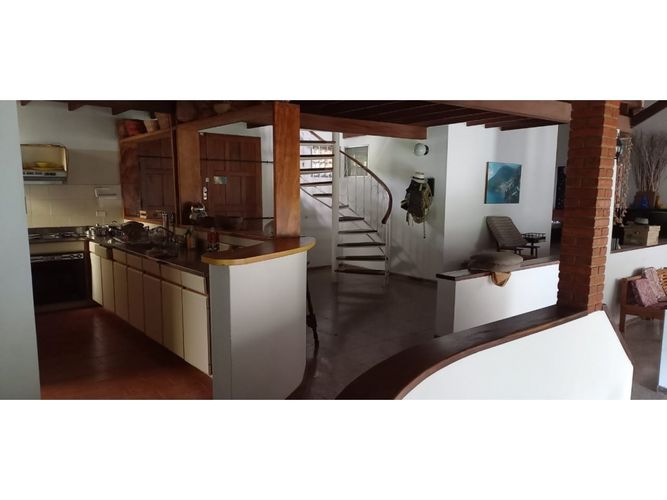 Casa de 3 alcobas en venta en Guarne, 380 m² · foto 3 de 8