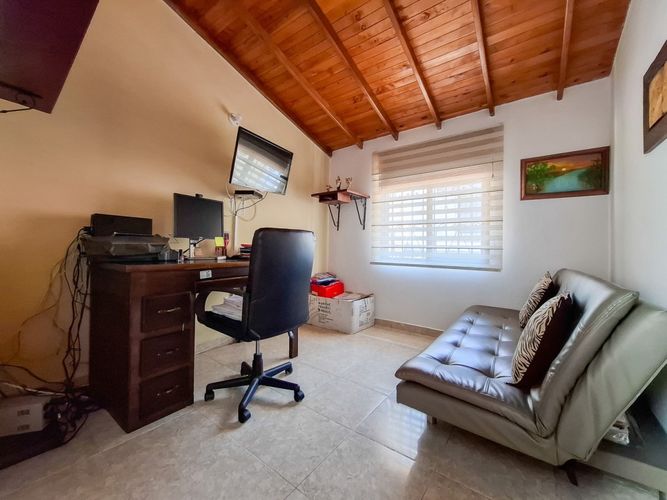 Casa de 3 alcobas en venta en San Antonio De Pereira, Rionegro, 130 m² · foto 4 de 13