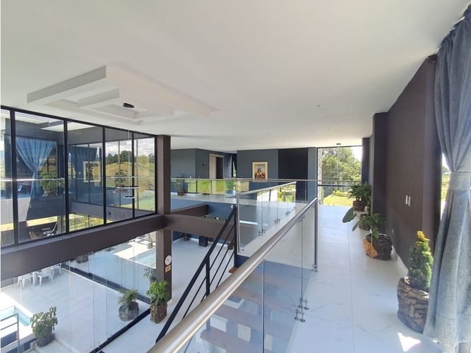 Casa de 4 alcobas en venta en Centro, Rionegro, 1050 m² · foto 5 de 16
