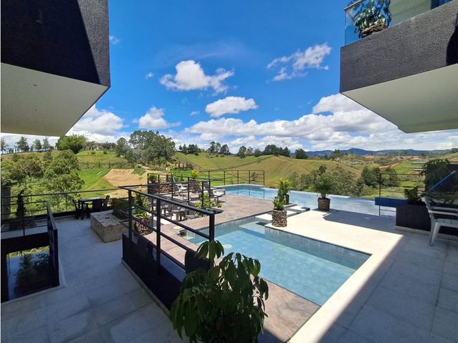 Casa de 4 alcobas en venta en Centro, Rionegro, 1050 m² · foto 12 de 16
