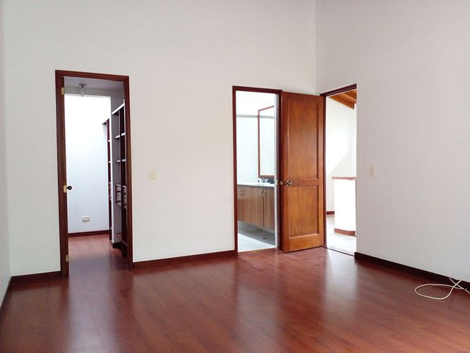 Casa de 3 alcobas en venta en La Pradera, Envigado, 210 m² · foto 10 de 20