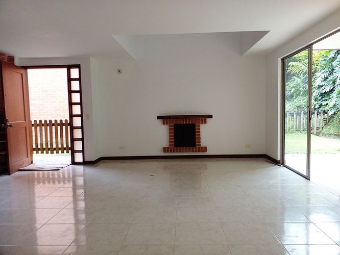 Casa de 3 alcobas en venta en La Pradera, Envigado, 210 m² · foto 15 de 20