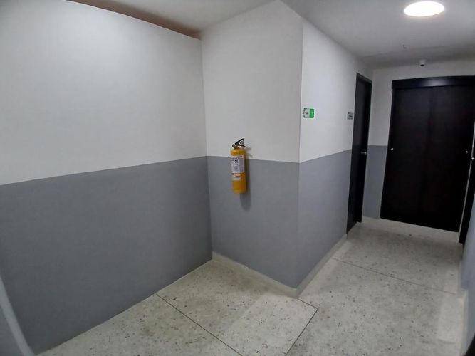 Edificio en venta en Primero De Mayo, Cali, 700 m² · foto 23 de 24